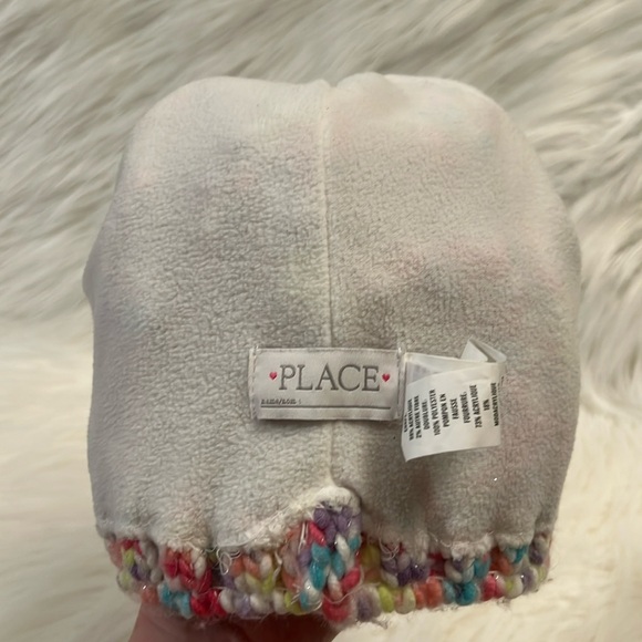 Colorful Knit Kid's Beanie with Pom Pom CHILDREN'S PLACE Size Small (4-7 YR OLD) - Picture 5 of 6